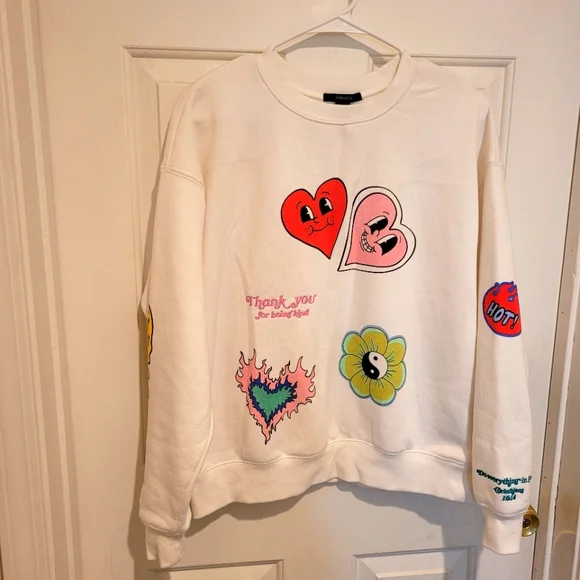 Valentines Day Hearts Graphic White Sweatshirt pullover size  Medium - Picture 4 of 14
